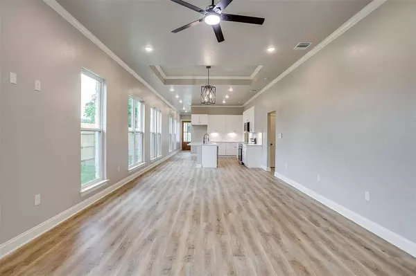 209 W Nolan Street, Lorena, TX 76655