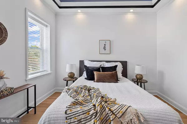 807 BELGIAN AVE, Baltimore, MD 21218