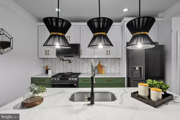 807 BELGIAN AVE, Baltimore, MD 21218