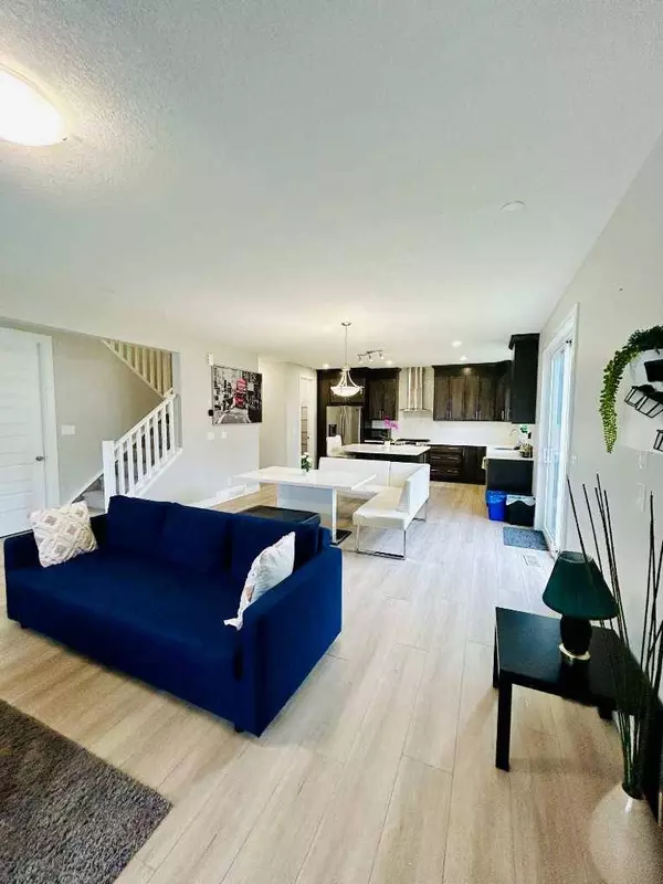 16 Yorkville TER SW, Calgary, AB T2X4X4