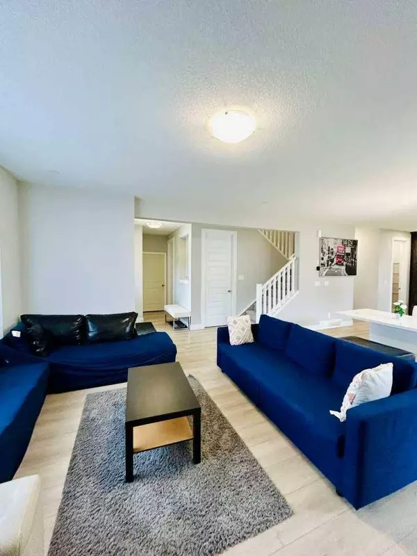 16 Yorkville TER SW, Calgary, AB T2X4X4