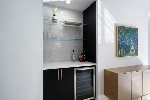 552 Desert W DR, Rancho Mirage, CA 92270