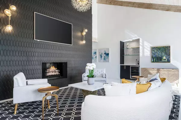 552 Desert W DR, Rancho Mirage, CA 92270