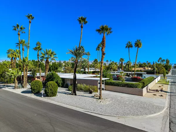 694 S Canon DR, Palm Springs, CA 92264