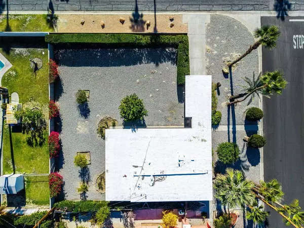 694 S Canon DR, Palm Springs, CA 92264