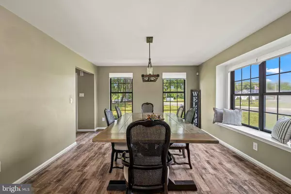 1 SHERIDAN DR, Sicklerville, NJ 08081