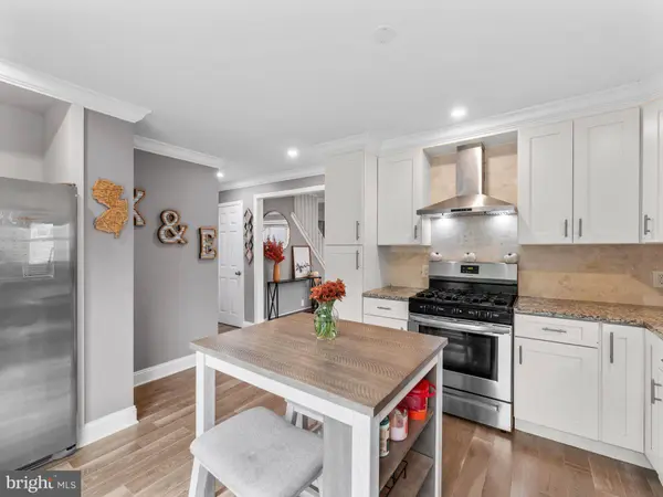 114 E JEFFERSON AVE, Magnolia, NJ 08049