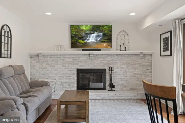 9 CRATER DR, Sewell, NJ 08080