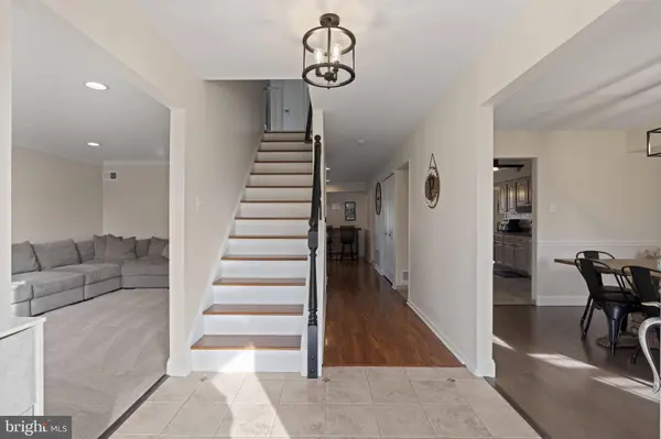 9 CRATER DR, Sewell, NJ 08080
