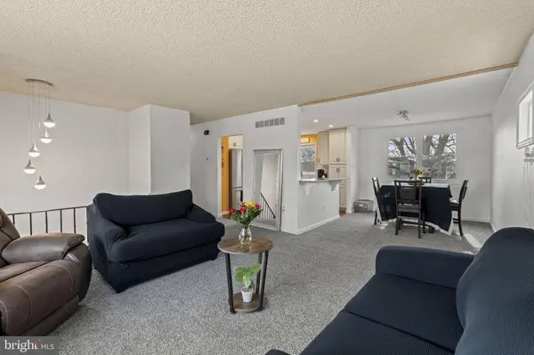 518 E CHURCH ST, Blackwood, NJ 08012