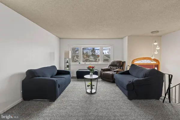 518 E CHURCH ST, Blackwood, NJ 08012