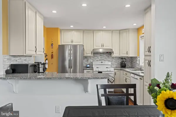 518 E CHURCH ST, Blackwood, NJ 08012