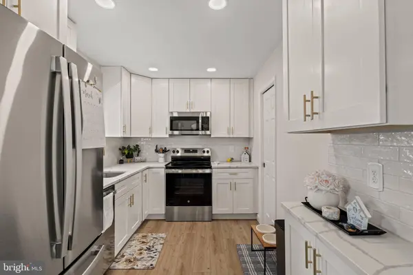 225 PENNSYLVANIA AVE, Clementon, NJ 08021