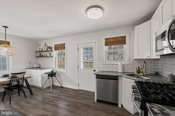 1011 ELMWOOD AVE, Blackwood, NJ 08012