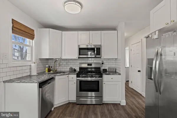 1011 ELMWOOD AVE, Blackwood, NJ 08012