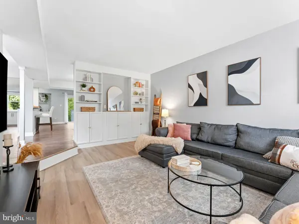 391 BARTON RUN BLVD, Marlton, NJ 08053