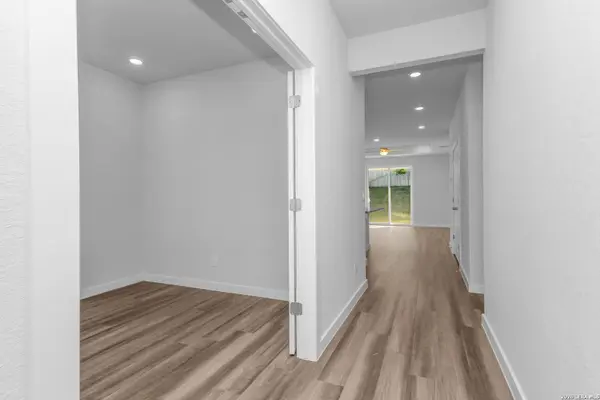 198 Connor, San Antonio, TX 78253