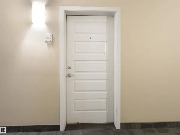 #203 13835 155 AV NW, Edmonton, AB T6V 0B7