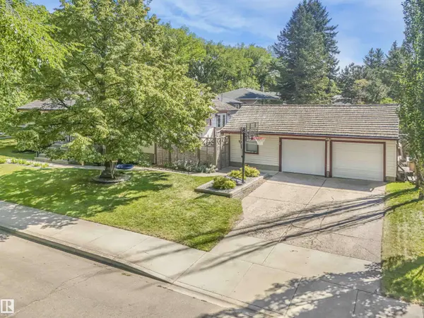 9573 83 ST NW, Edmonton, AB T6C 2Z9