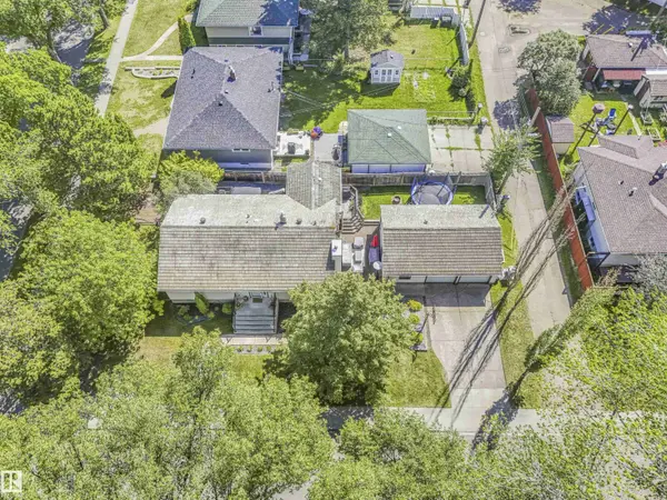 9573 83 ST NW, Edmonton, AB T6C 2Z9