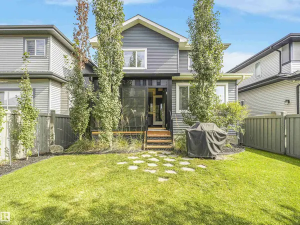 4162 CHARLES LI SW, Edmonton, AB T6W 3H1