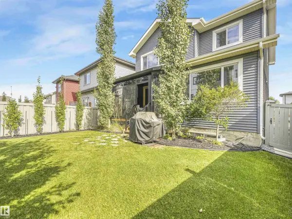4162 CHARLES LI SW, Edmonton, AB T6W 3H1