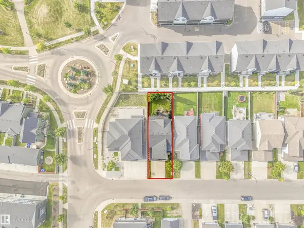 4162 CHARLES LI SW, Edmonton, AB T6W 3H1