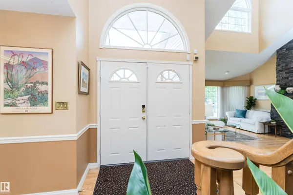 32 WEST POINT WD NW, Edmonton, AB T5T 5N5