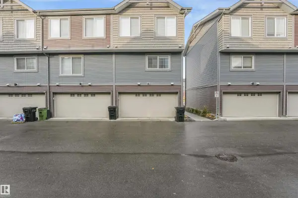 #40 3025 151 AV NW, Edmonton, AB T5Y 3W4