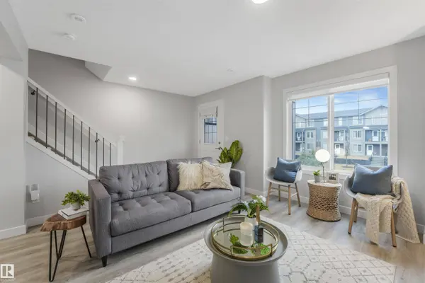 #40 3025 151 AV NW, Edmonton, AB T5Y 3W4