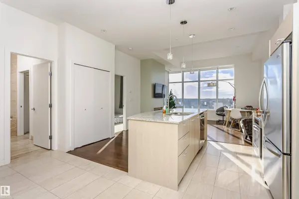 #702 2504 109 ST NW, Edmonton, AB T6J 2H3