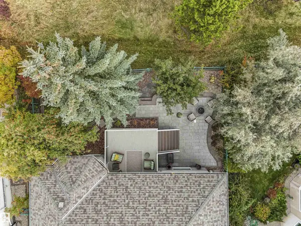 1130 TWIN BROOKS PT NW, Edmonton, AB T6J 7J1