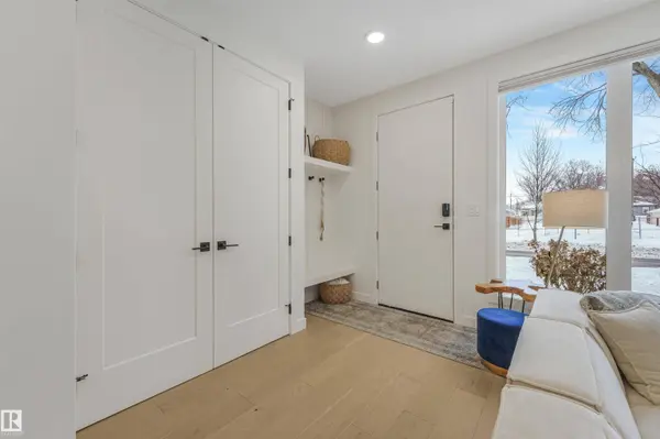 8634 79 ST NW, Edmonton, AB T6C 2P5