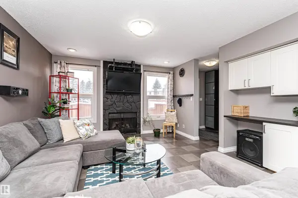 17135 109 ST NW, Edmonton, AB T5X 3E2
