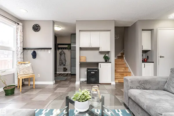 17135 109 ST NW, Edmonton, AB T5X 3E2