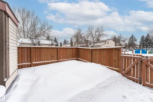 17135 109 ST NW, Edmonton, AB T5X 3E2