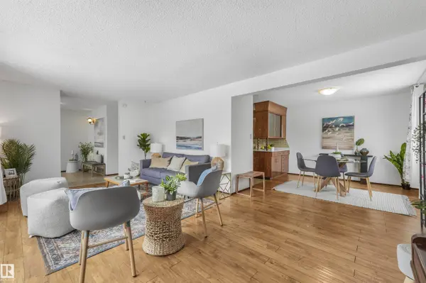 8016 73 ST NW, Edmonton, AB T6B 1Z8