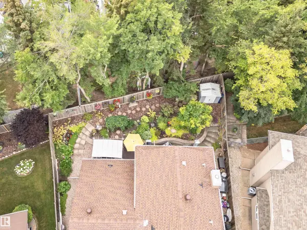 4919 43A AV NW, Edmonton, AB T6L 6J5