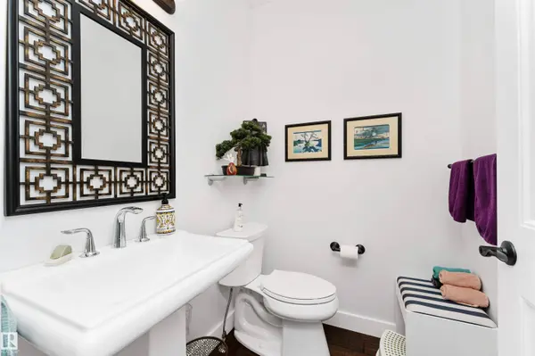 8854 89 ST NW, Edmonton, AB T6C 3K6