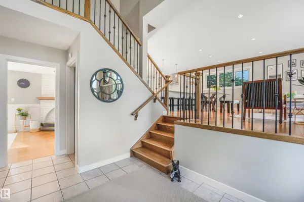 203 BRANDER DR NW, Edmonton, AB T6H 4V3