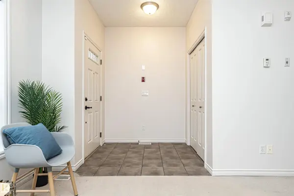 #103 13825 155 AV NW, Edmonton, AB T6V 0B8