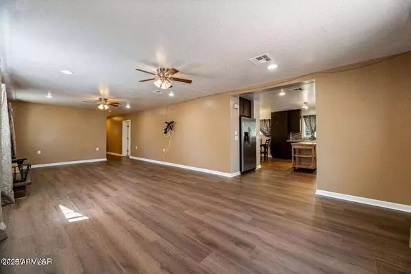 480 S 8TH Street, Show Low, AZ 85901