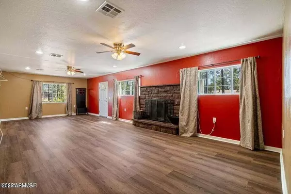 480 S 8TH Street, Show Low, AZ 85901