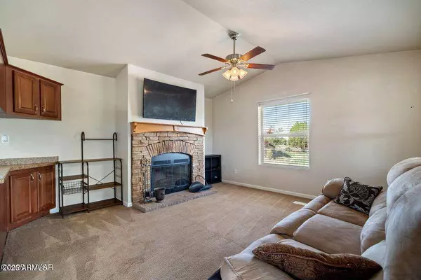 39 EVERGREEN Lane, Concho, AZ 85924