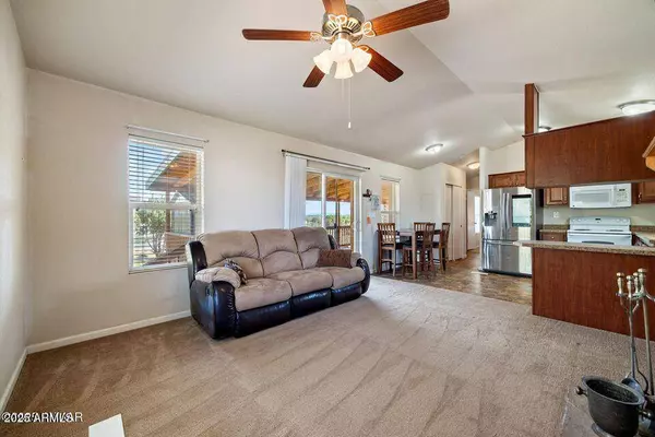 39 EVERGREEN Lane, Concho, AZ 85924