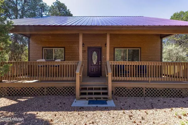 2145 Cottontail Road, Overgaard, AZ 85933