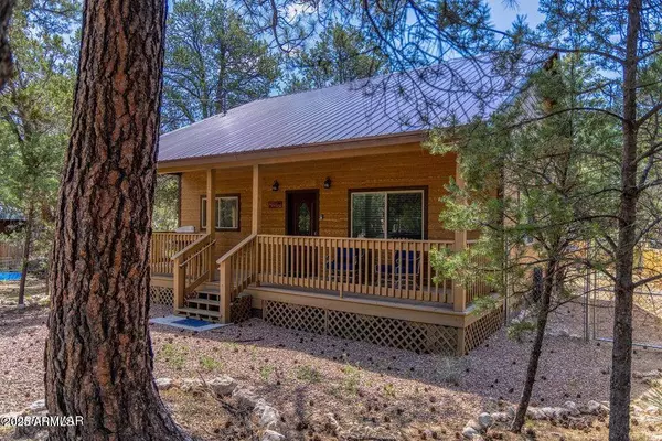 2145 Cottontail Road, Overgaard, AZ 85933