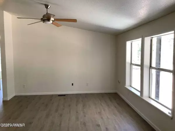 3149 TONTO Drive, Overgaard, AZ 85933