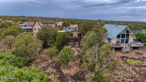 2045 SILVER CREEK Drive, Show Low, AZ 85901