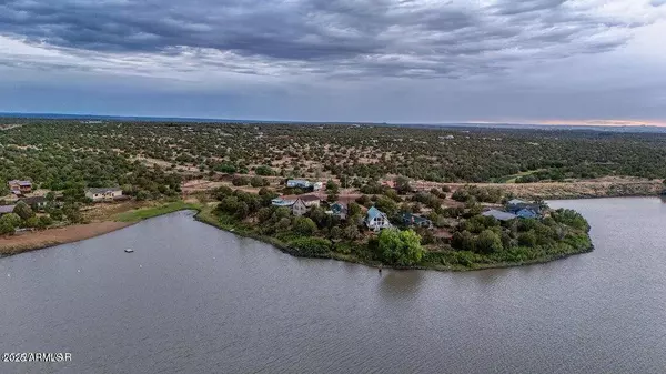 2045 SILVER CREEK Drive, Show Low, AZ 85901